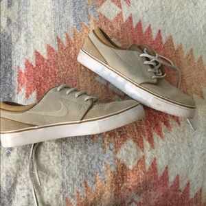 Brown Nike Stefan Janoski shoes